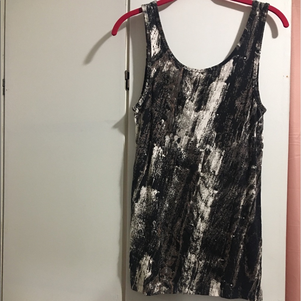 Abstract Pattern Tank/Shell top - Picture 2 of 2